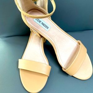 NWOT Steve Madden Women’s Irenee block heel